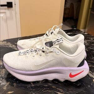 NIKE - WOMEN’S MOTIVA WALKING SHOES - WHITE LILAC BLOOM - SIZE 9
